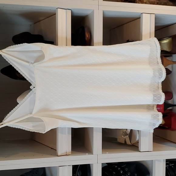 Cream camisole blouse - Picture 3 of 5